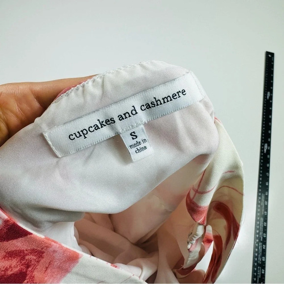 CUPCAKES AND CASHMERE l Sophia Dress Pastel Revolve Cross Back Summer Size Small - Picture 10 of 11